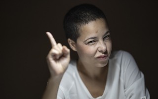 mujer-expresion-mano-no-Día Internacional de la Eliminación de la Violencia contra la Mujer