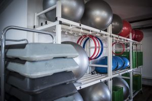 material-deportivo-aula-deportiva-aros-bancas-bolones-medicinales