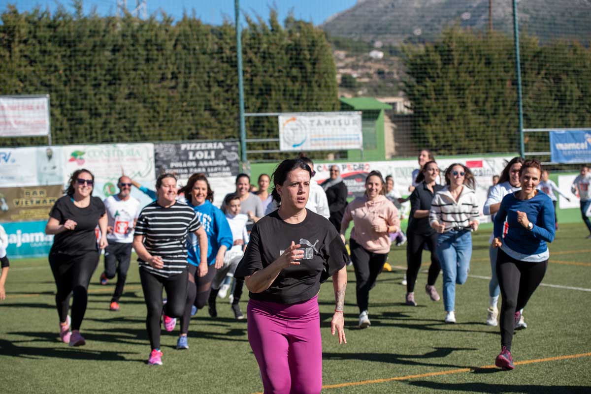 Familias-corriendo-en-la-Carrera-Solidaria-Save-The-childrem