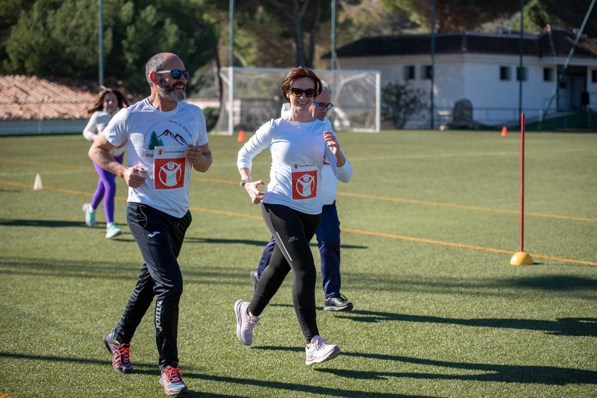 Profesores-en-la-carrera-solidaria-save-the-chilrem