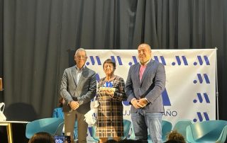 Anastasia mujer del año 2024 con el alcalde