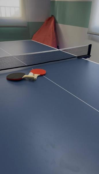 mesa de ping pong en el centro juvenil de yunquera